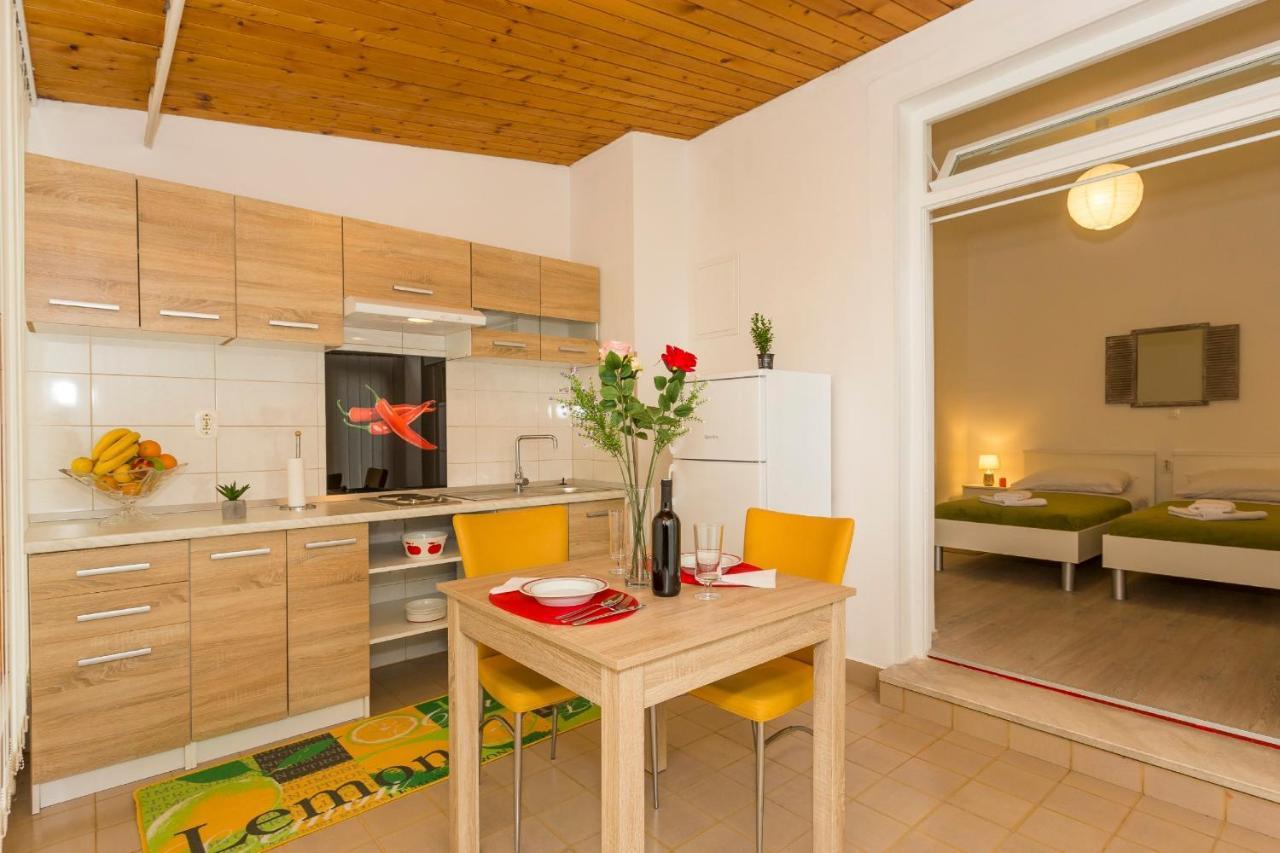 Comfortable Modern Studio With Shaded Patio Сплит Экстерьер фото