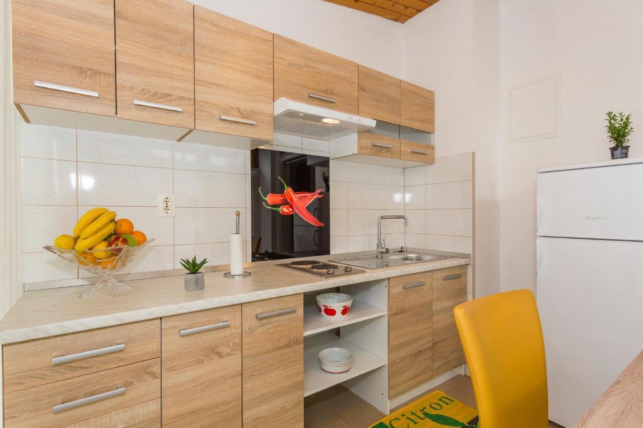 Comfortable Modern Studio With Shaded Patio Сплит Экстерьер фото